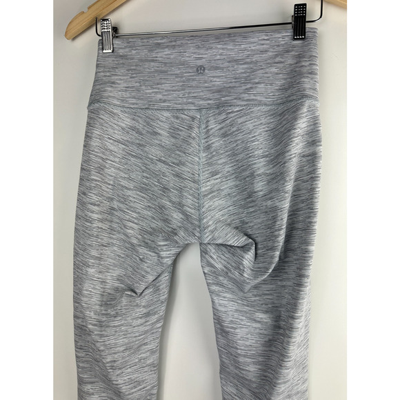 Lululemon Wunder Under Hi-Rise 1/2 Tight Space Grey Alpine White 17" Crop Size 8 - Picture 12 of 14